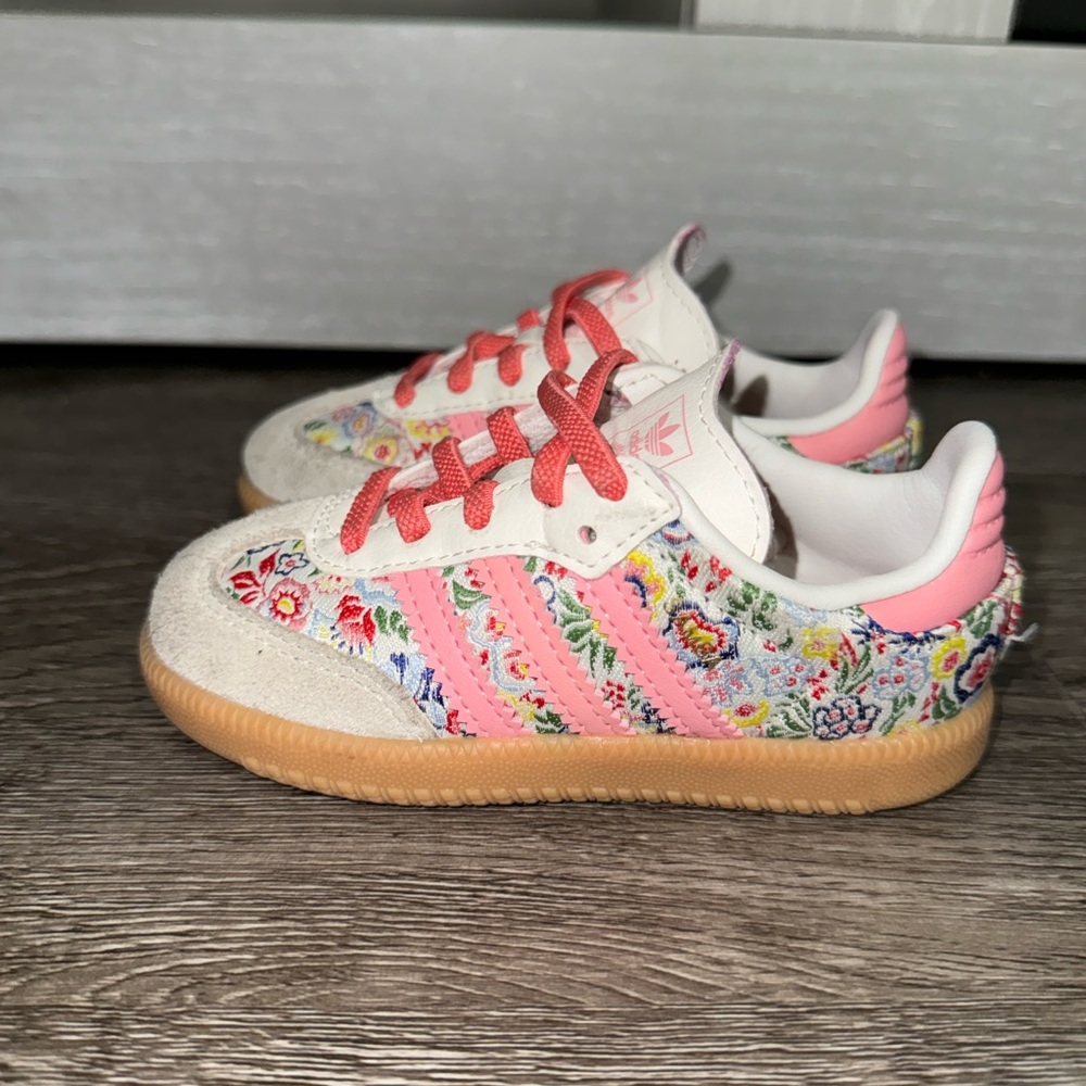 Liberty floral adidas sambas (toddler)